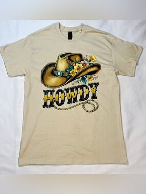 Cream "Howdy" Cowboy Hat Floral Graphic Tee Size Medium New Without Tags
